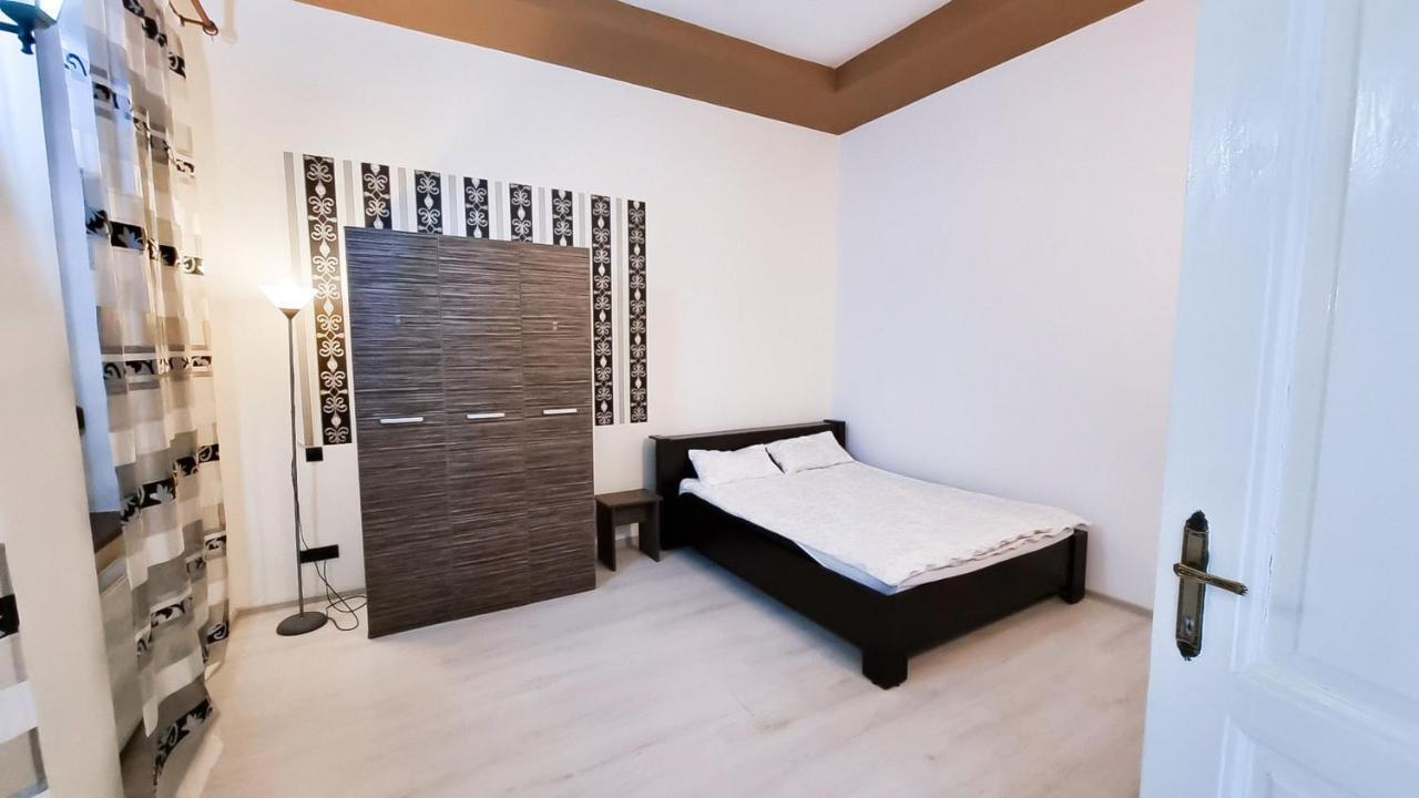 Simi Central Apartment Oradea Exterior foto